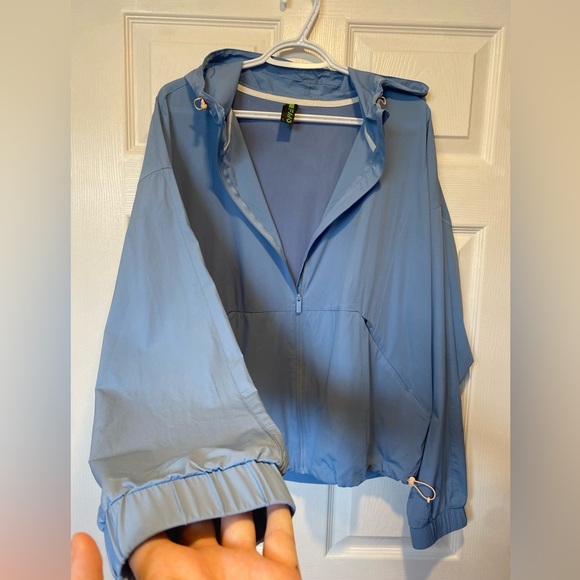 Like New! Push FWD Women’s Aviate Windbreaker Jacket Size XL - Picture 9 of 12